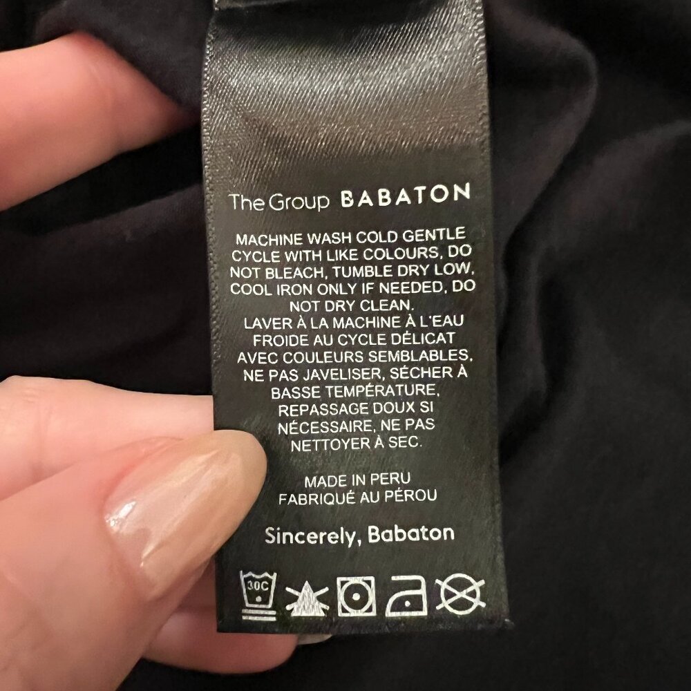 Aritzia - THE GROUP by Babaton - Classic V-Neck Black Tee - 2XS/XXS - Picture 5 of 7